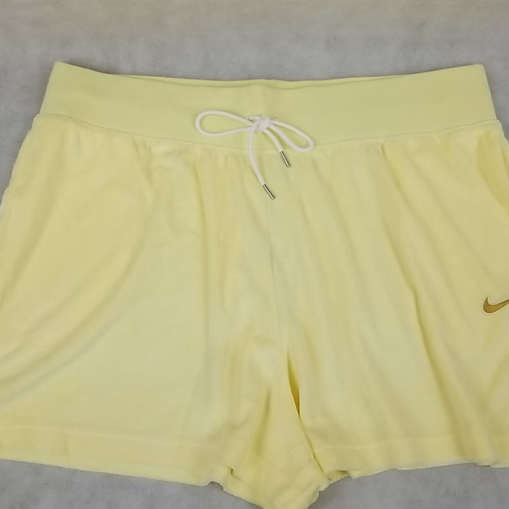 NEW Nike Sportswear Terry Shorts  Yellow with Drawstring Women's‎ Plus Size 2X